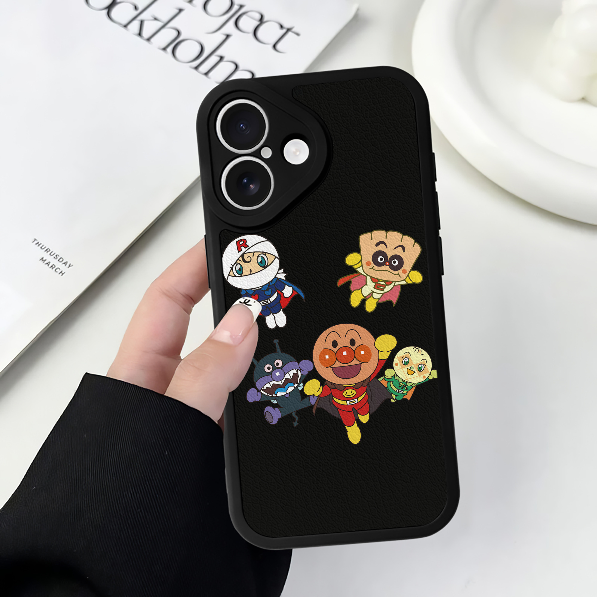 （画像用） アンパンマン Anpanman 【iPhone 16シリーズ対応】シリコンスマホケース（レザー調） 材質：シリコン
